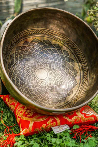 Buy Online High Quality Tibetan Large Singing Bowl for Sound healing | Himalayan Bowl for Meditation | Spiritual Chakra Bowl - Red Moon Bionic Hair Lab